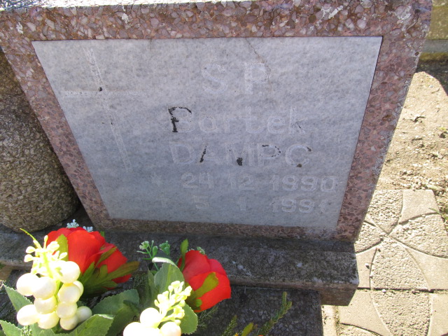 Bartosz Dampc 1990 Luzino - Grobonet - Wyszukiwarka osób pochowanych