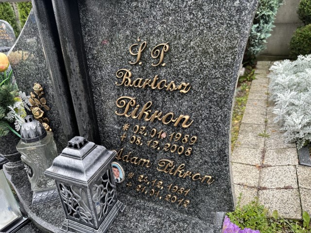 Adam Pikron 1981 Luzino - Grobonet - Wyszukiwarka osób pochowanych