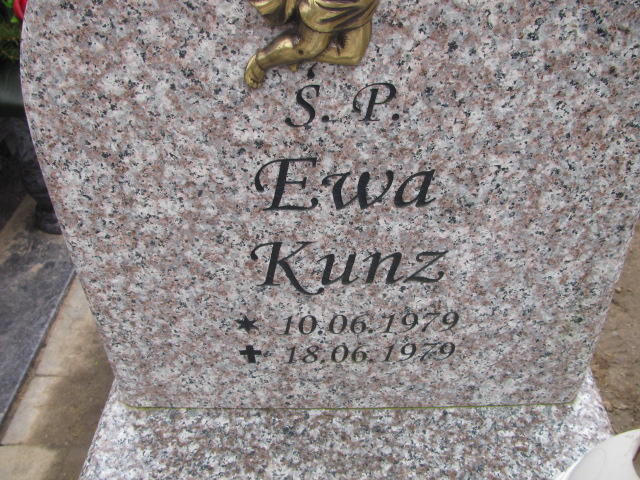 Ewa Kunz 1979 Luzino - Grobonet - Wyszukiwarka osób pochowanych