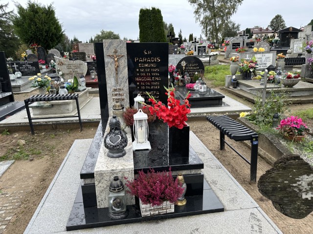 Grób Genowefa Paradis