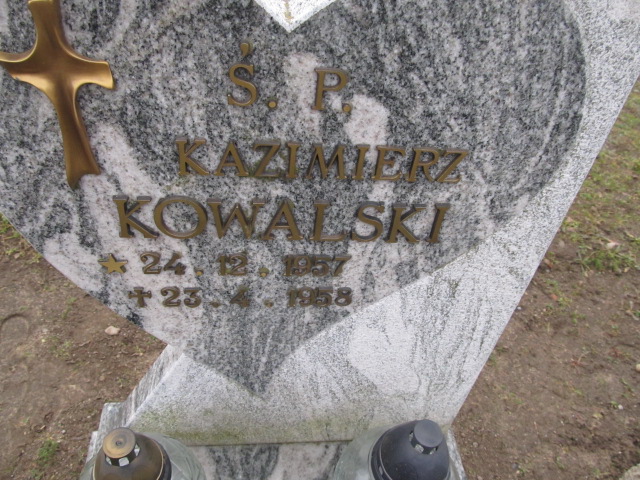 Kazimierz Kowalski 1957 Luzino - Grobonet - Wyszukiwarka osób pochowanych